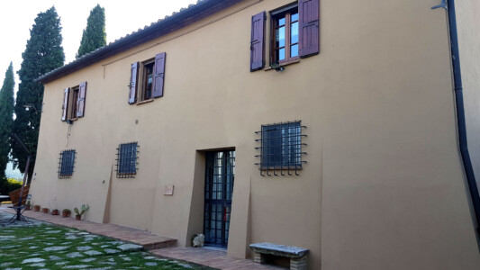 Eingang zur Parterre-Wohnung