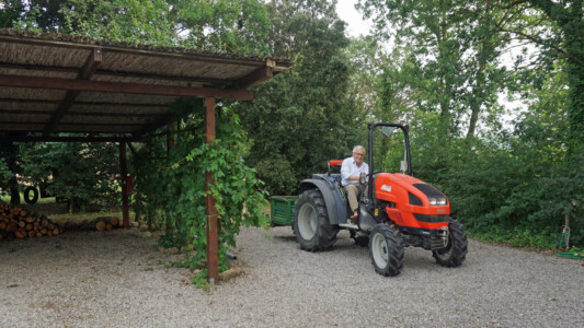 Bruno hoch zu Traktor